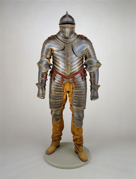 king henry the 8th armor.